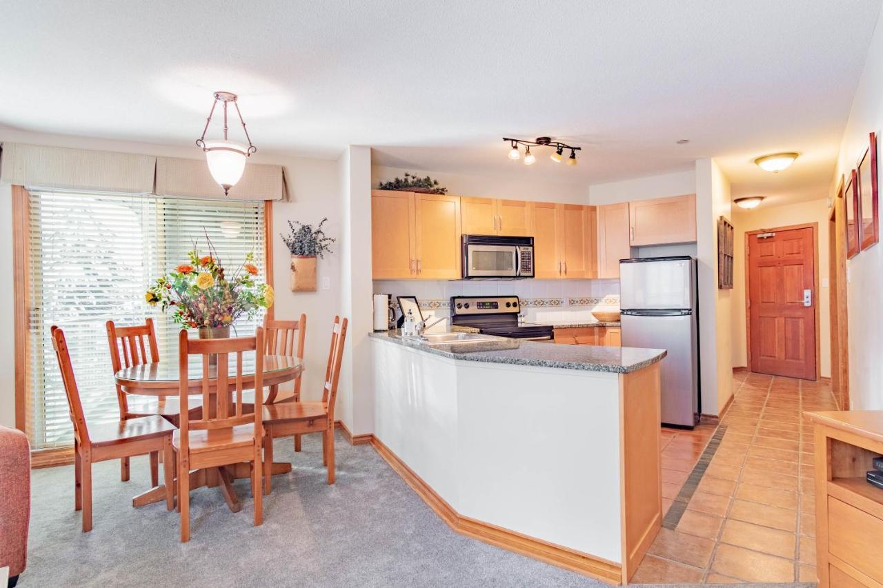 The Best Ski In Ski Out Two Bedroom Condo At Aspens Whistler Eksteriør billede