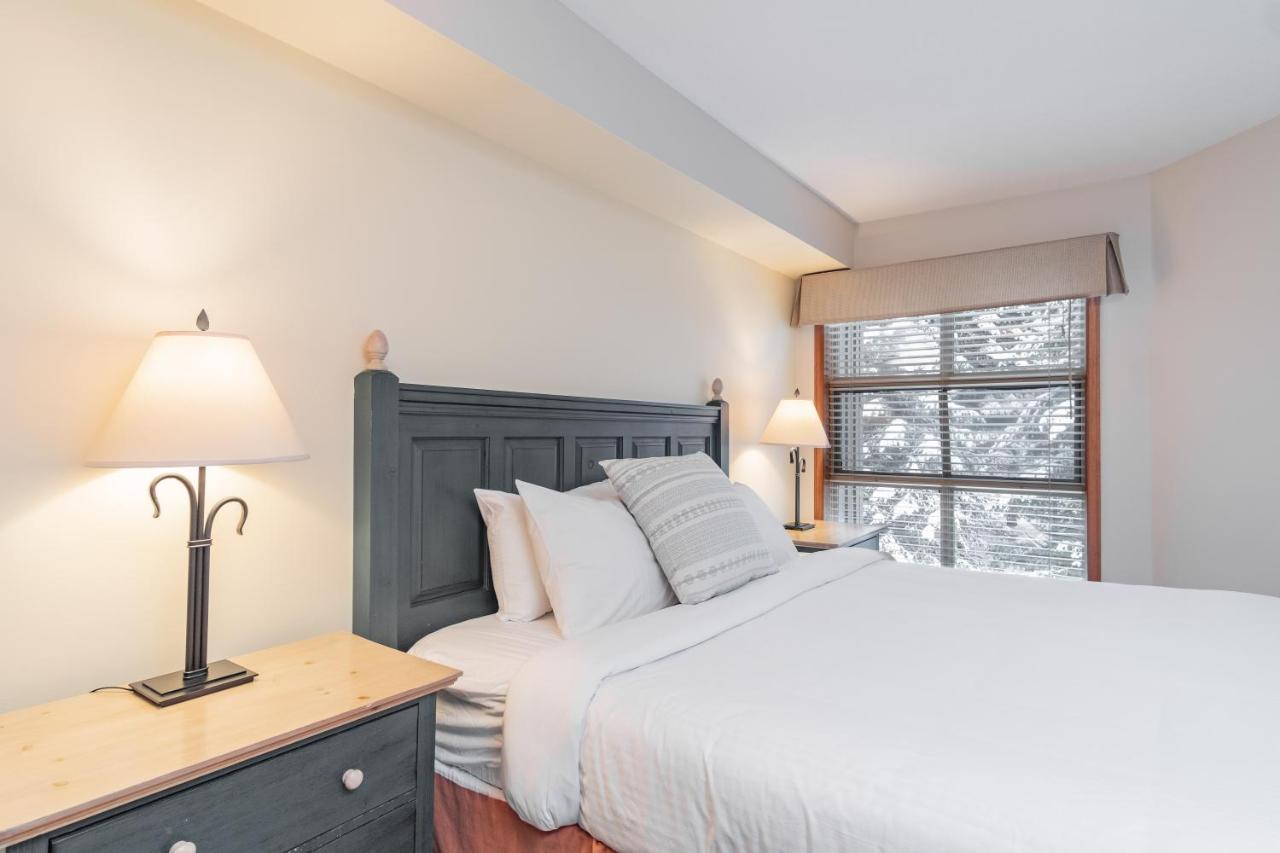 The Best Ski In Ski Out Two Bedroom Condo At Aspens Whistler Eksteriør billede