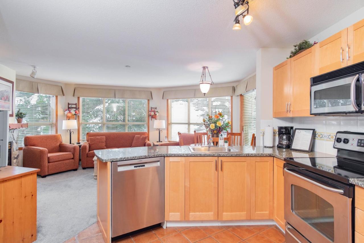 The Best Ski In Ski Out Two Bedroom Condo At Aspens Whistler Eksteriør billede
