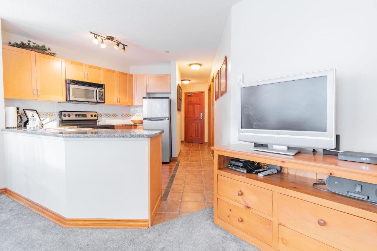 The Best Ski In Ski Out Two Bedroom Condo At Aspens Whistler Eksteriør billede