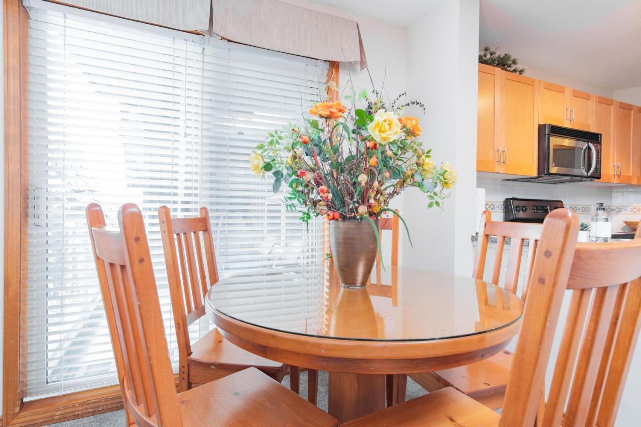 The Best Ski In Ski Out Two Bedroom Condo At Aspens Whistler Eksteriør billede